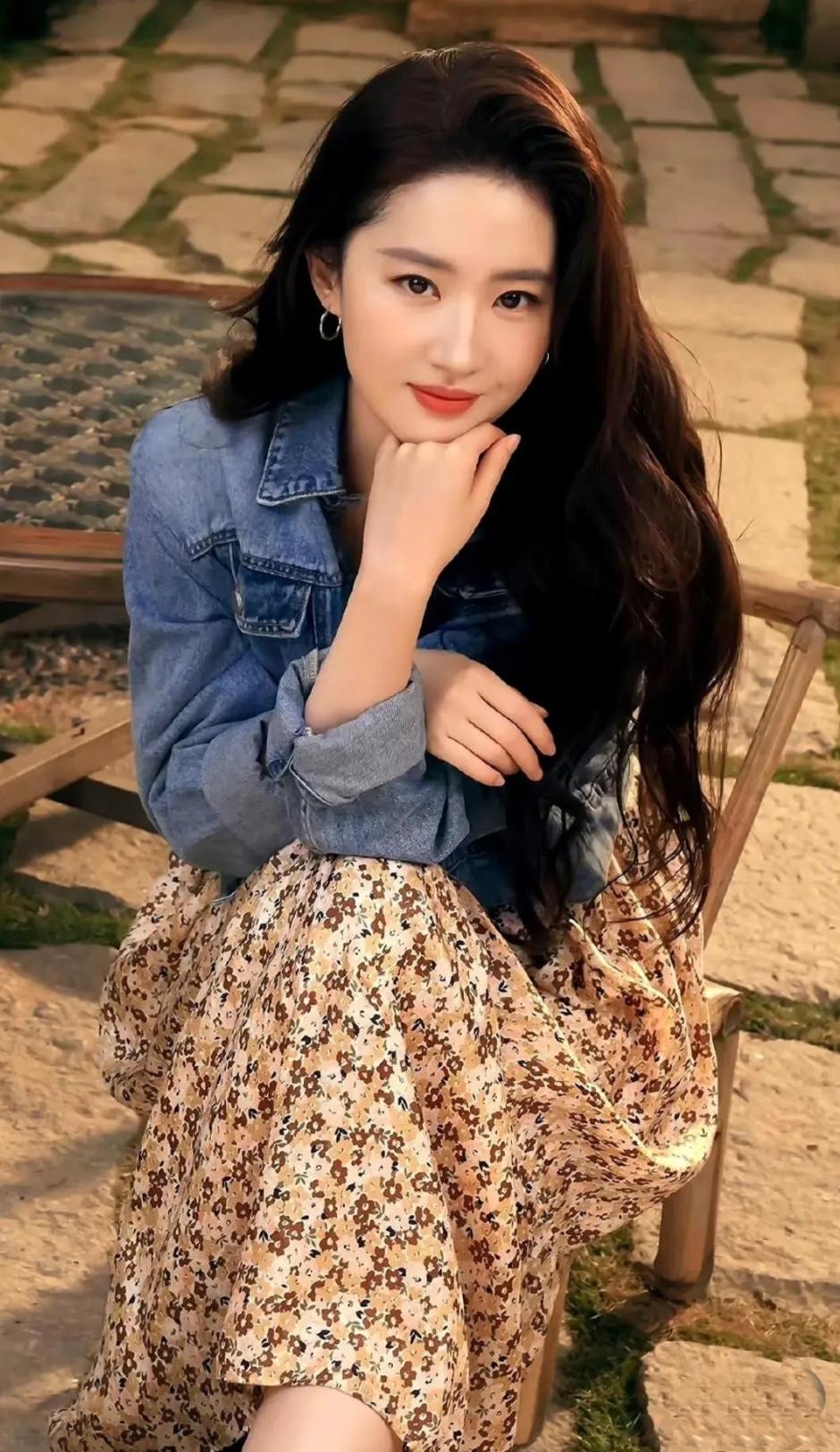 刘亦菲
大概率是不会结婚了
不是找不到
而是她唯一一次公开恋情的宋承宪
就是那次