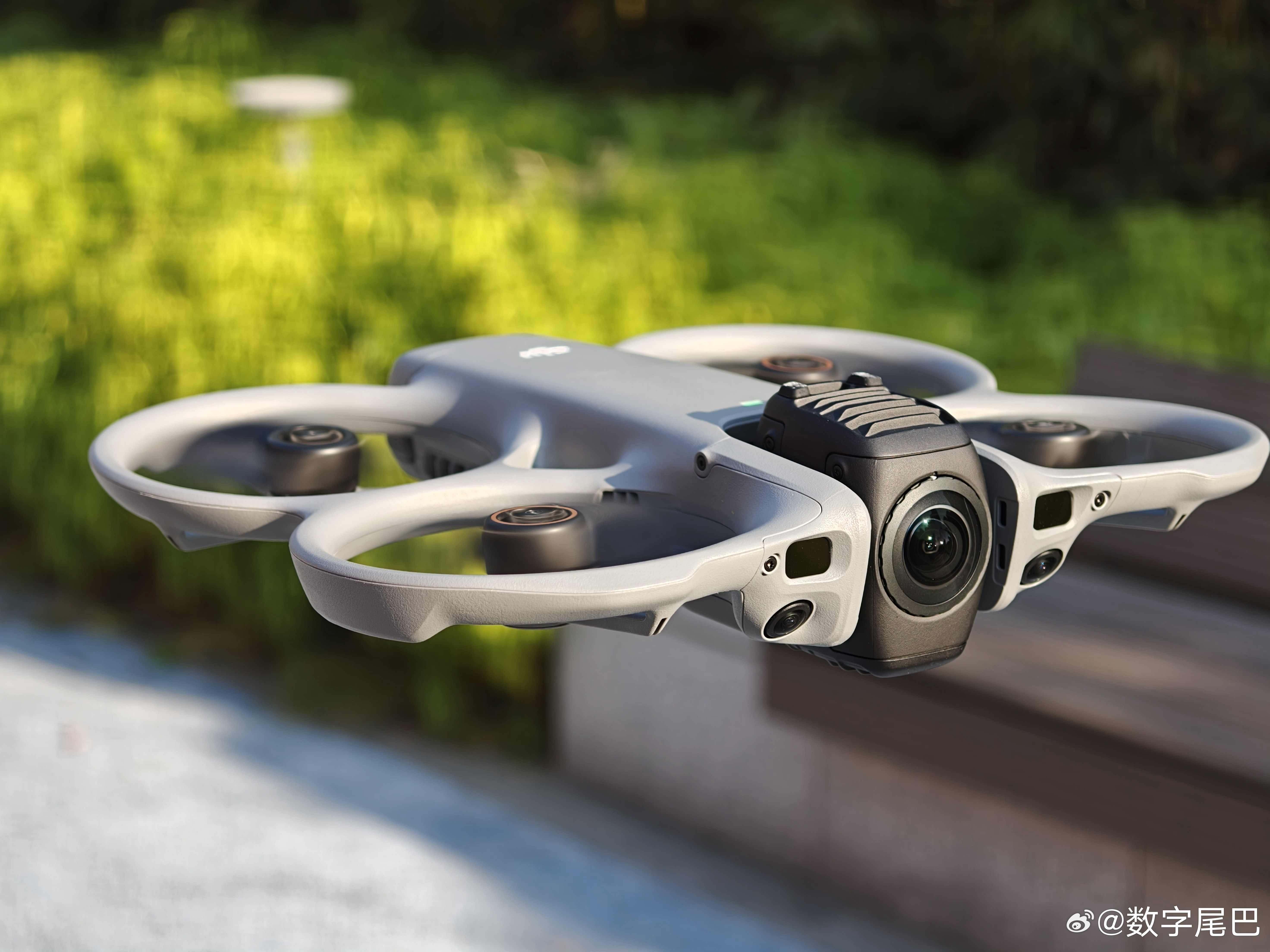 单机身 2788 元的大疆全景无人机 Avata 360，这价格神挡杀神了吧- 