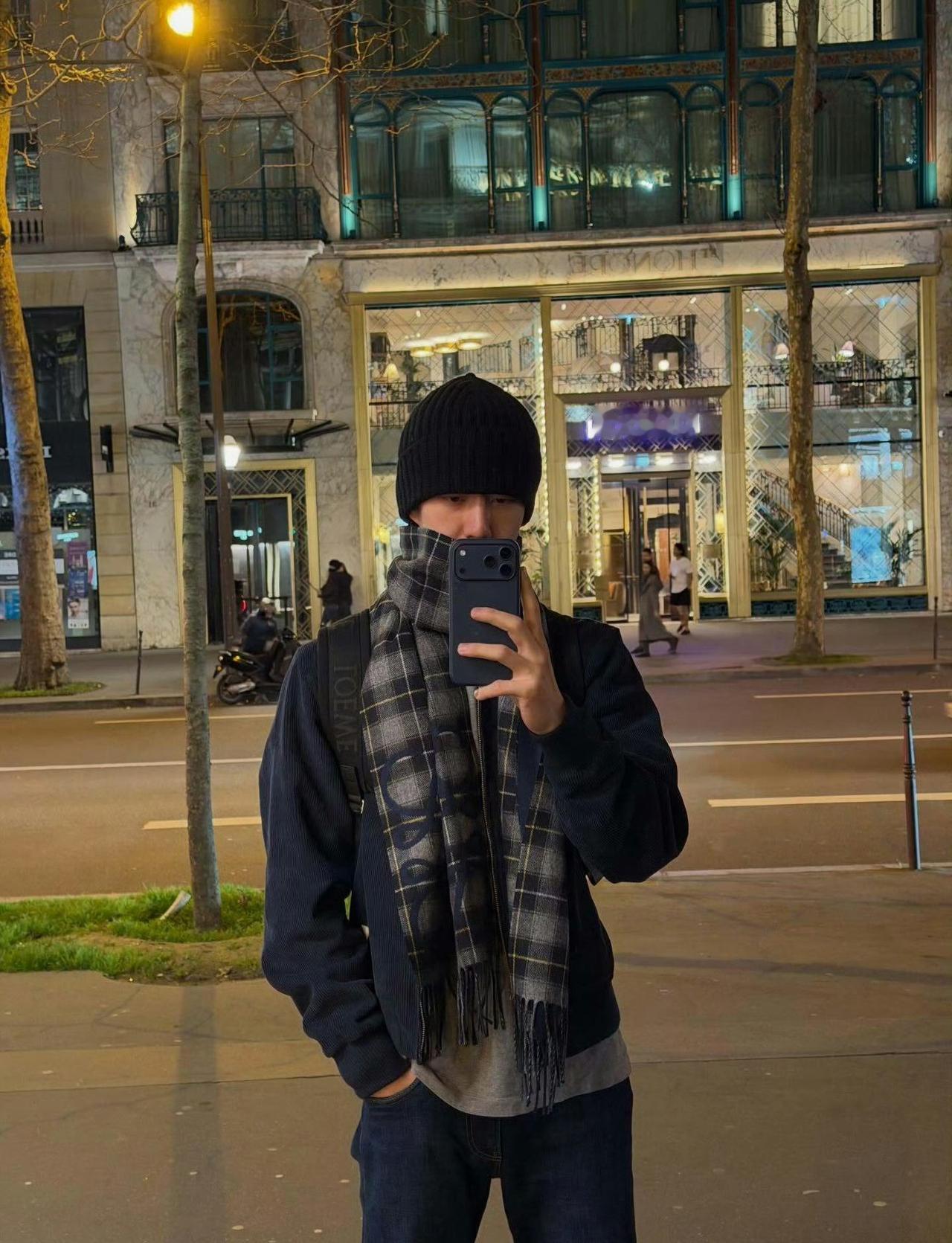 遇见你爱意汹涌，看世间万物都浪漫心动
@UNIQ-王一博