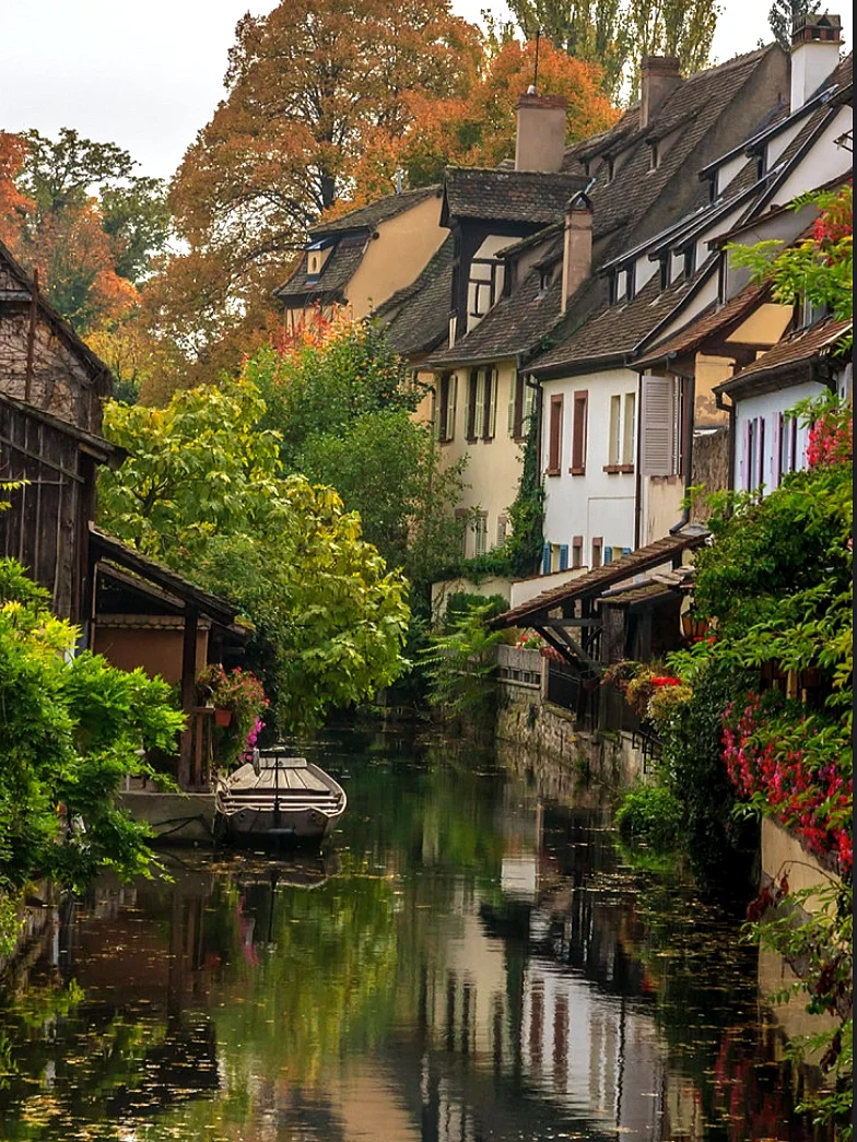 法国小镇🇫🇷闯入漫画世界里的“移动城堡”