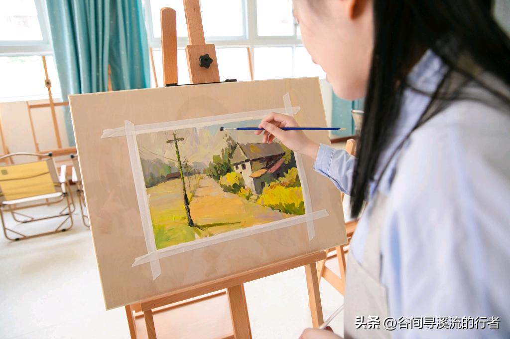 表妹的闺蜜是一位高中美术老师，也是学校美术专业的负责人。每年联考前夕，学生总面临