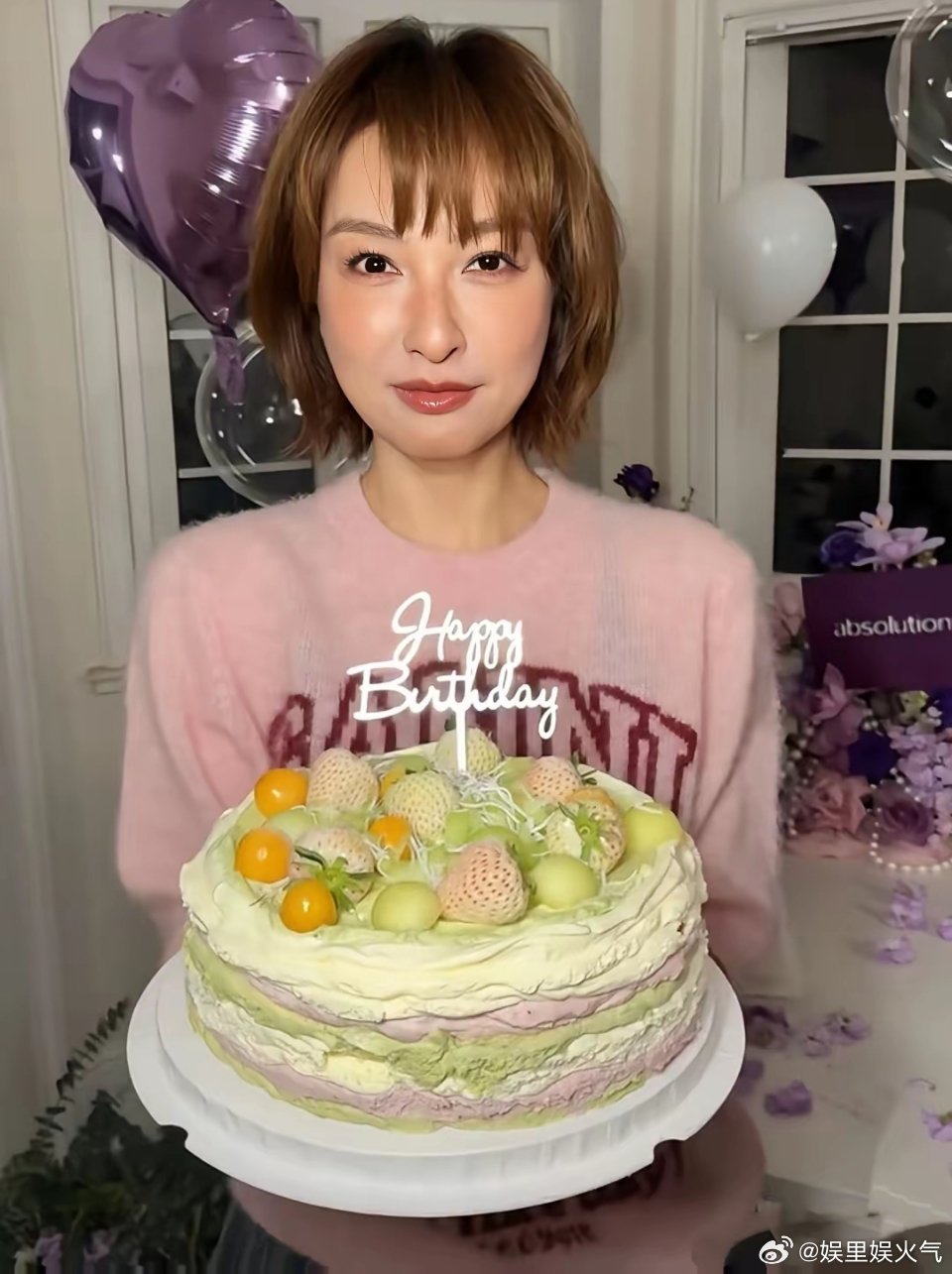 我发现谢娜跟吴昕两人关系并不好！自从快乐家族解散后，谢娜吴昕两人好像零互动了，吴