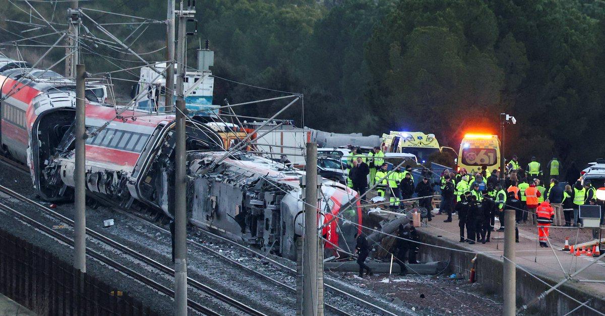 [To learn English]
At least 39 people di