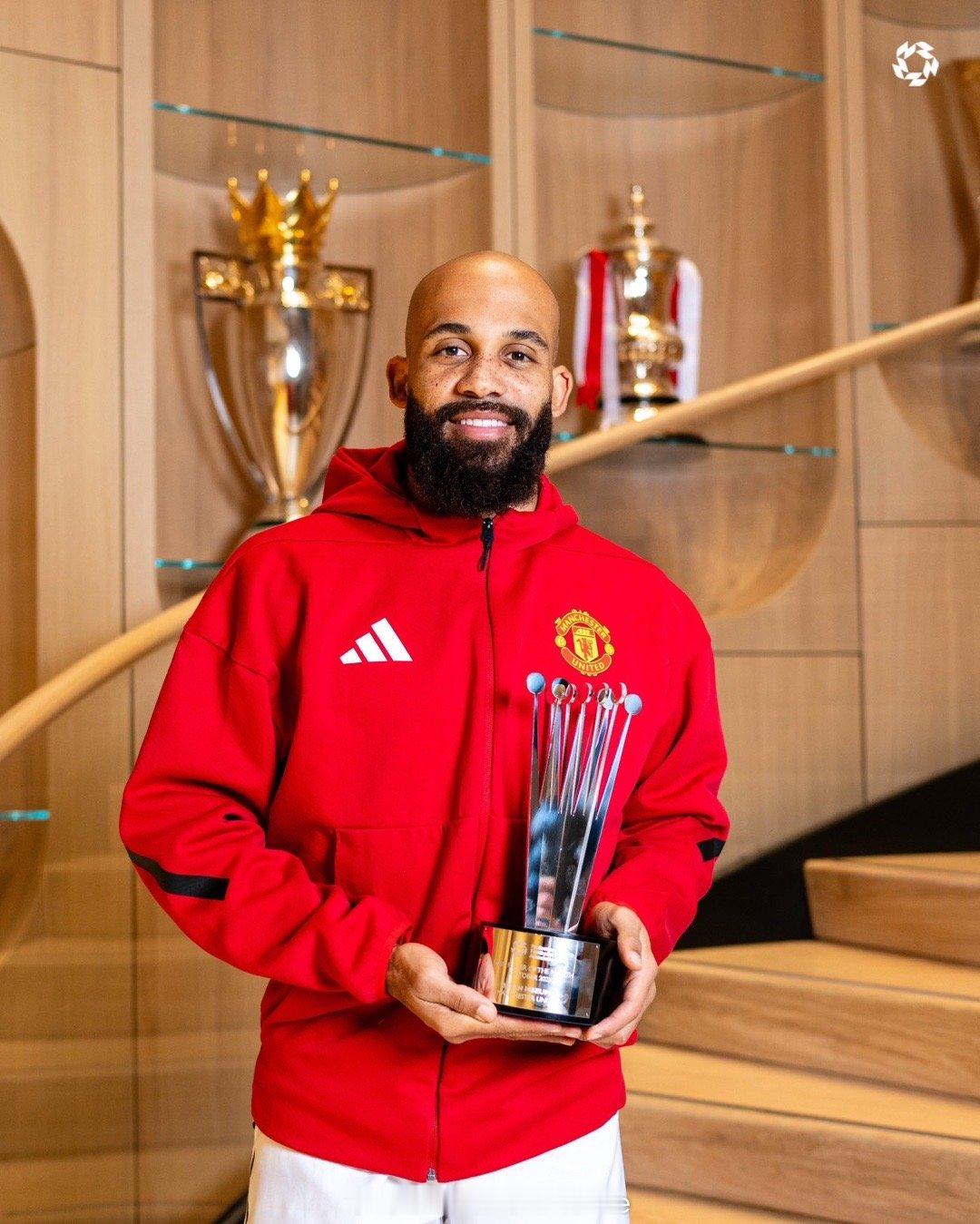 姆贝乌默 PFA月最佳球员