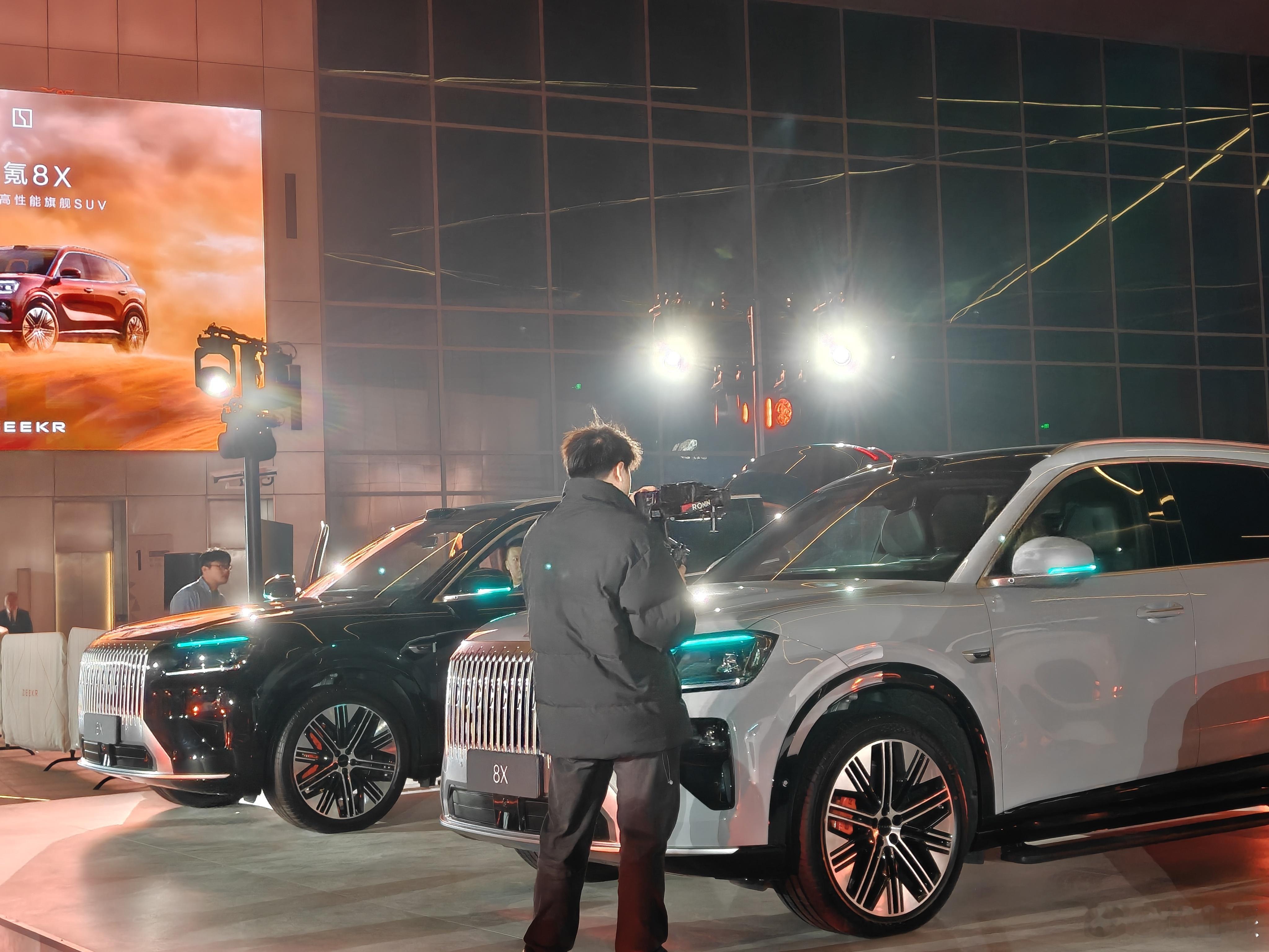 极氪 9X大卖，这事都知道吧现在，极氪 8X也马上要来了，而且技术发布会就在今晚