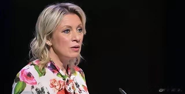 彻底怒了！

扎哈罗娃这次真忍不住了。她直接说，欧盟本来可以帮乌克兰搞建设，把日