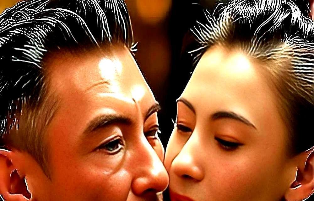 王晶在片场亲眼见过最残忍的一幕。
张柏芝前一秒还在给童星擦嘴，下一秒就对着电话把