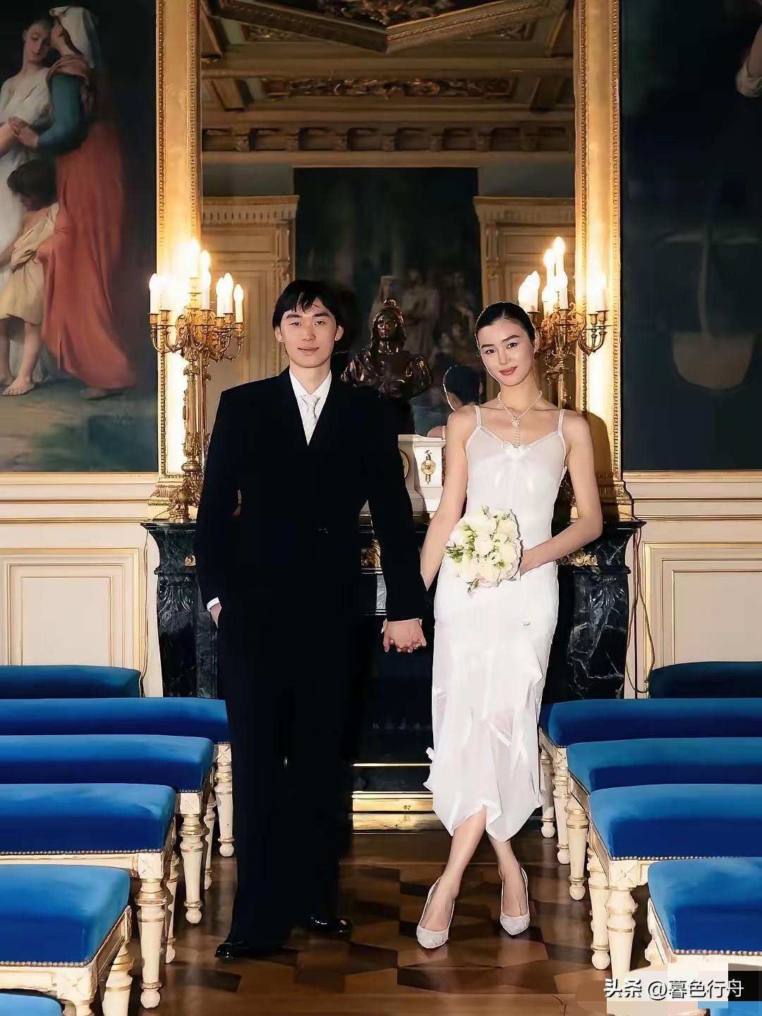林依轮的大儿子结婚了，
我的关/注点比较奇葩，哈哈哈。
第/一:林依轮的儿子居然