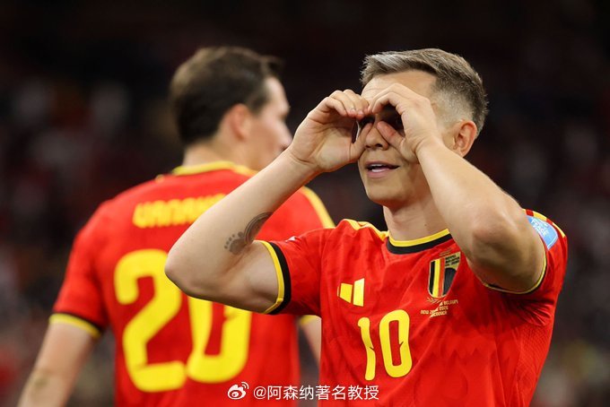 世界杯 凭借特罗萨德的进球，比利时半场1-0领先新西兰，双方半场统计一边倒啊！我