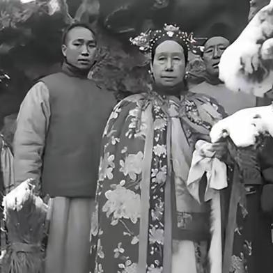 1888年，53岁的慈禧爱上了20岁的侍卫那尔苏，当晚就临幸了他，哪成想，这个举