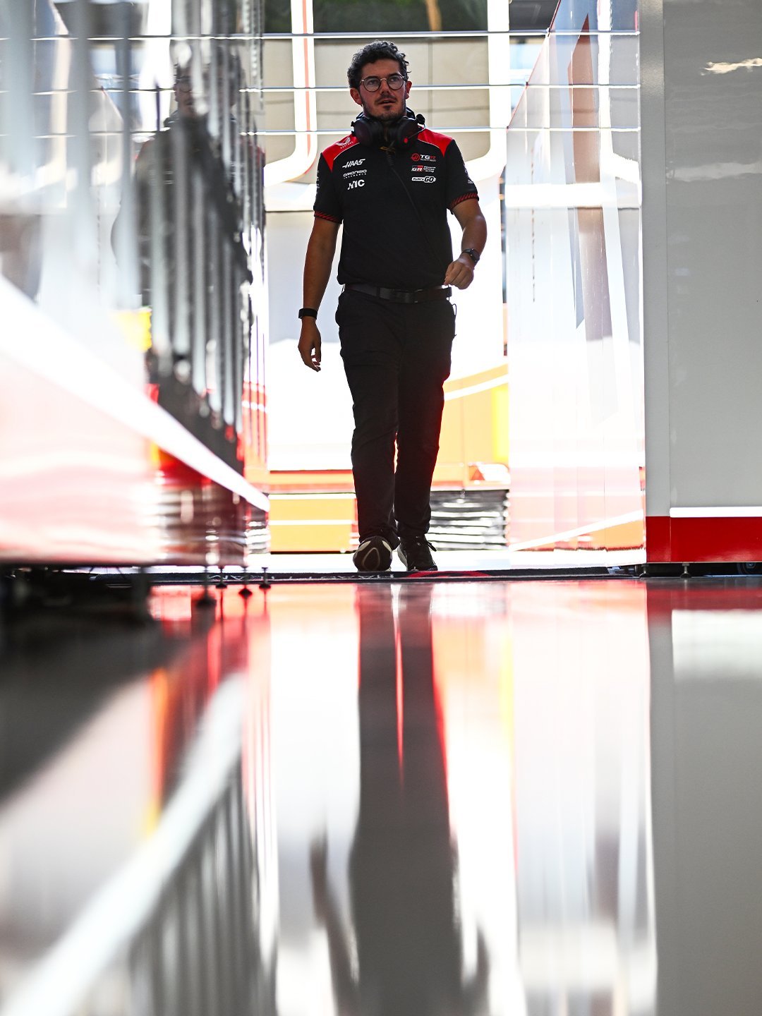 -你怎么上班💼-步行上班🚶🇦🇹哈斯F1车队2026F1奥地利大奖赛F1