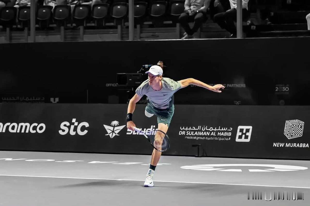 醒来看#利雅得六王赛# 半决赛赛果：
辛纳 6-2、6-7(0)、6-4德约科维