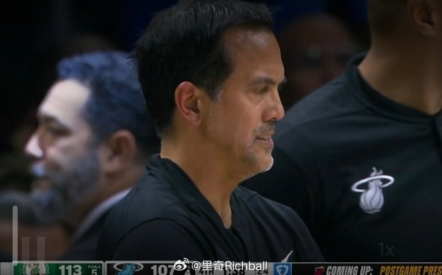 前场板最后被冲烂了，维尔始终被摁在板凳了没有点私人恩怨我是不信的，三后卫还都是弱