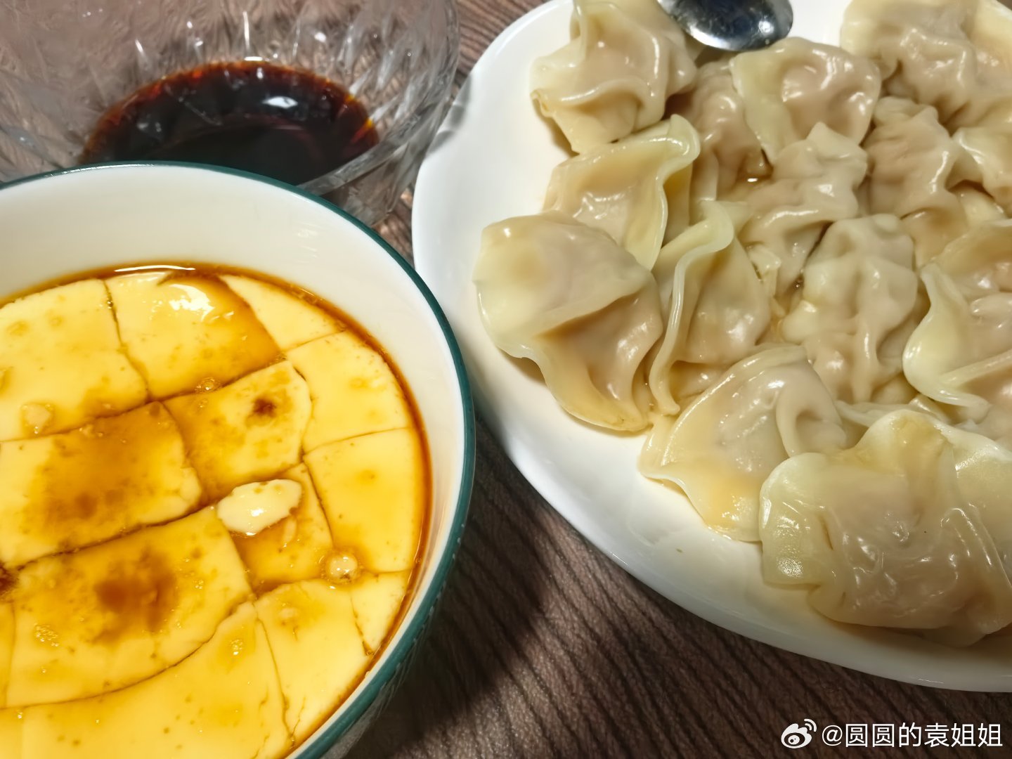 高中生的夜宵每天早上都要给我安排他夜宵吃啥行吧，他高中生他最大准备的蒸饺+一碗水