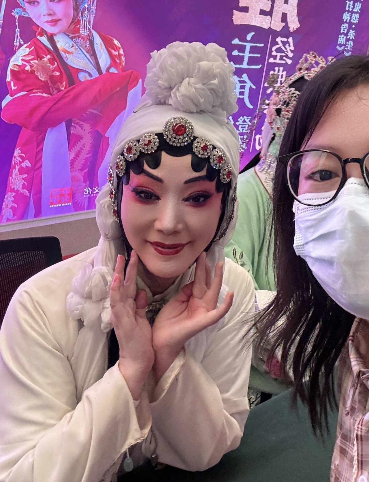 与齐老师合影了！
老师老师能不能多来江苏演出啊[流泪]@秦腔齐爱云 走进剧场有梦