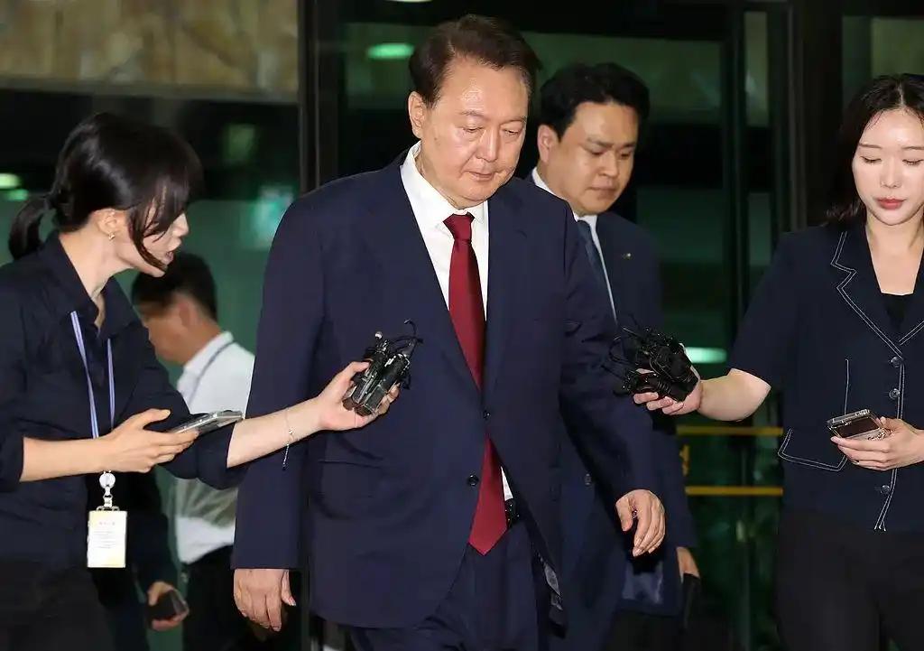 我猜到尹锡悦栽了，但没想到会这么判决!
 
7月25日，首尔法院判尹锡悦要向10