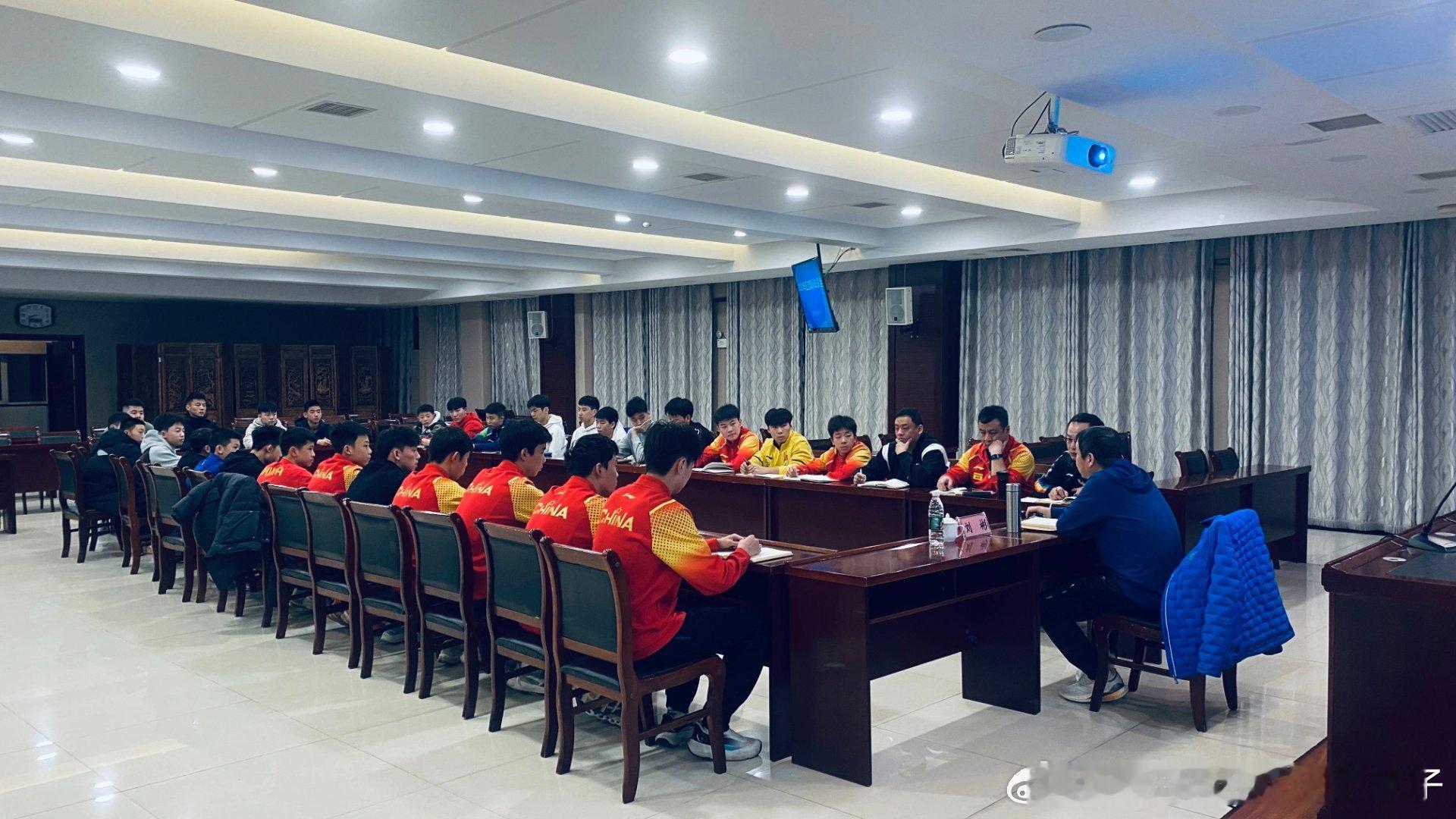 乒乓世界：新周期国青将出征欧洲赛场，国青男、女队主教练回应国青队选拔赛的年龄架构