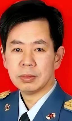 导弹刚竖起来，还没等点火，几万公里外的屏幕上，可能一个红点就亮了。“目标已锁定。