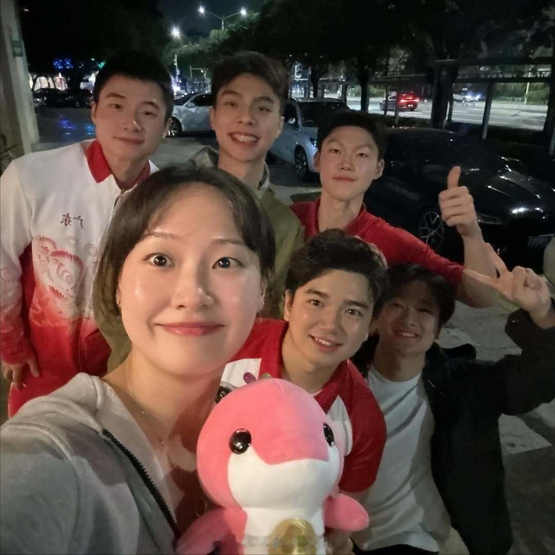 蔡侑玎ig更新：那些只为比赛踏足的城市，如今以旅行的方式重新遇见。22号我会在杭