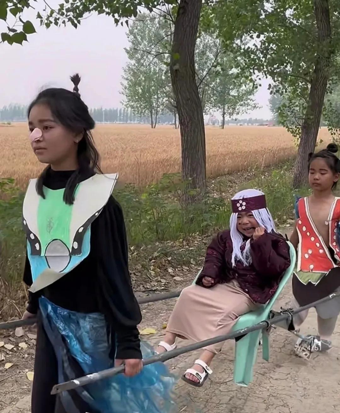 农村娃们的快乐时光，演的妖怪惟妙惟肖！[笑哭]