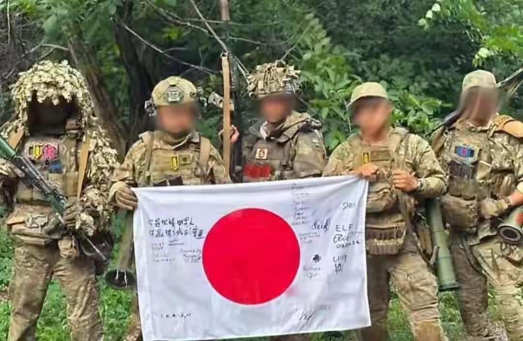 ​在乌克兰前线战场上，已经出现了亚洲的面孔，厚实军服最终也是不盖他们年轻的脸庞。