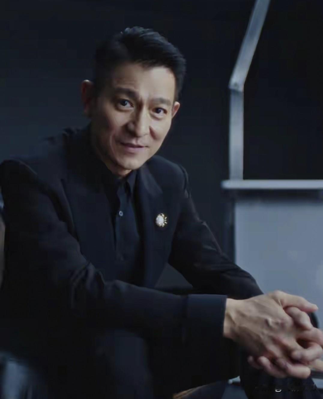 刘德华真是神了，一个录播的线上演唱会，竟然有8235万人观看，真的是顶流中的顶流