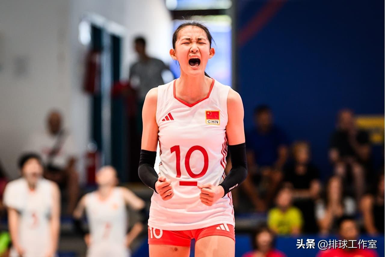 今天，北京VS河南，第二局末，北京队副攻金家宝接河南队发前区球离谱失误（可能准备