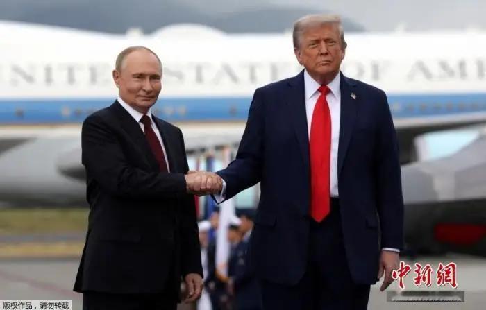 美送乌“战斧”要摊牌？俄警告藏核风险
 
特朗普要给乌克兰送“战斧”，俄外长直接