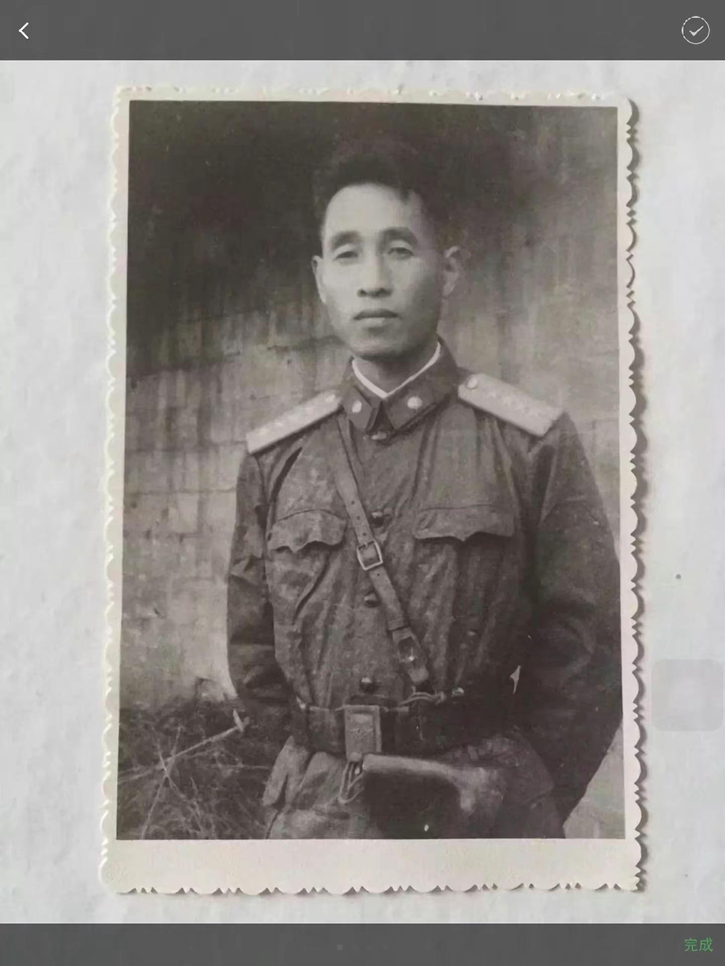 老狼原创：开国大尉。老父的履历表上记载：四二年参加四明山浙东抗日游击队...