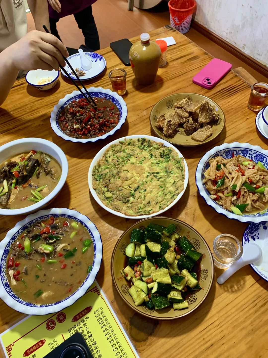 哈啊啊啊井冈山这家居民楼馆子好吃s了😋