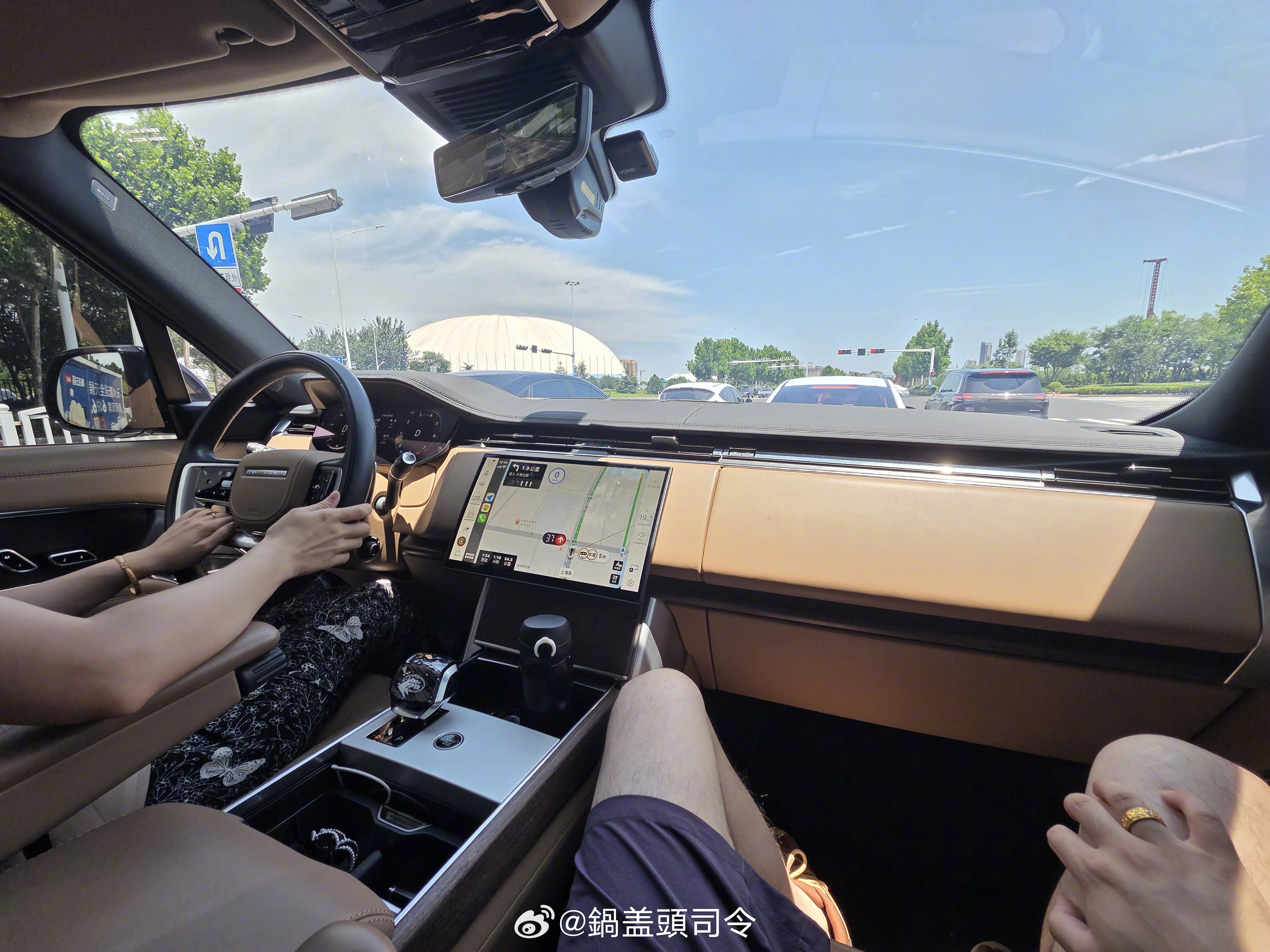 揽胜我觉得配上辅助驾驶和智能座舱就更完美了！ 
