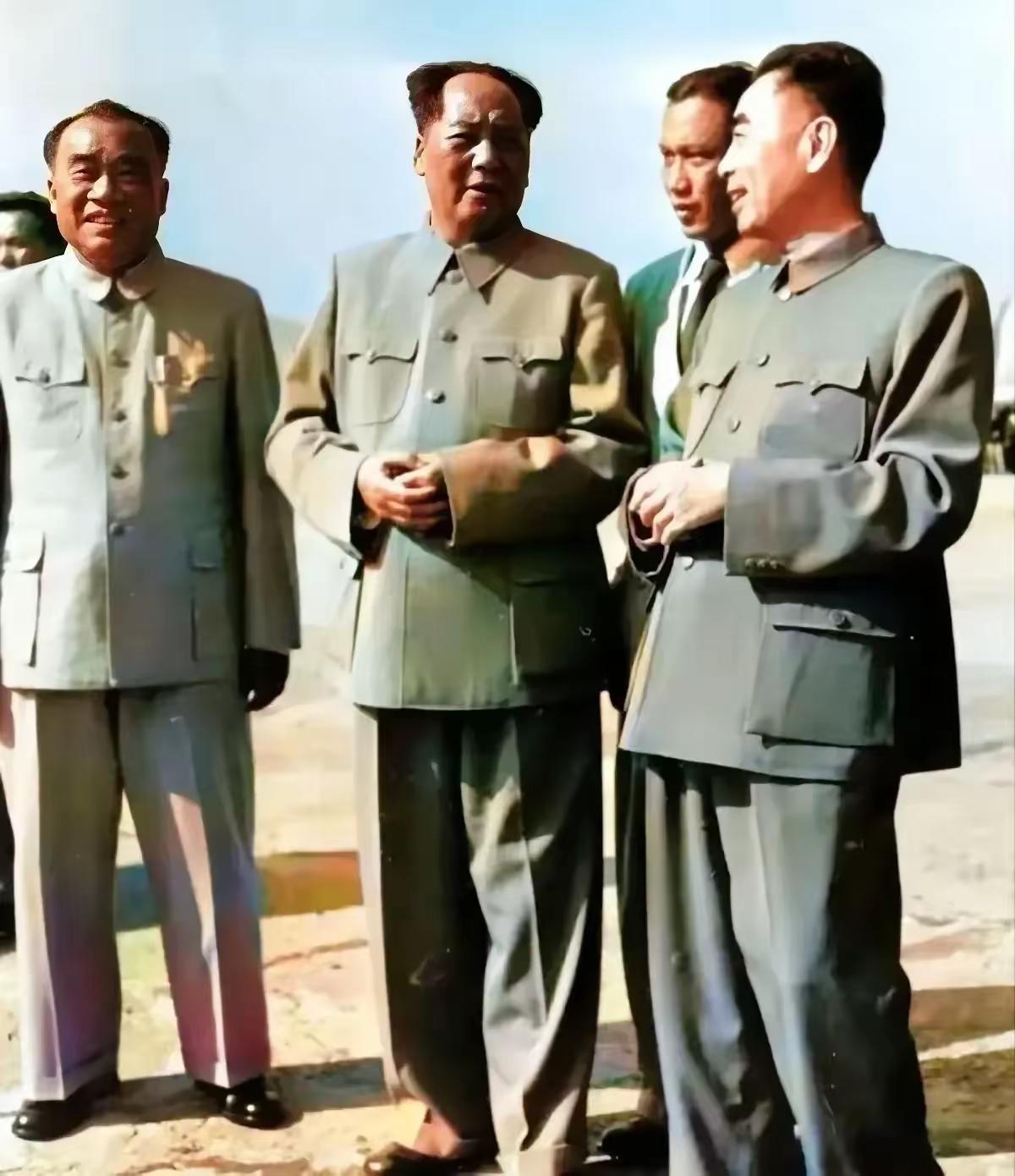 雄才大略谁能比，人间至暖肝胆照
 
世人总说，成大事者必冷酷无情，可偏偏有人，用