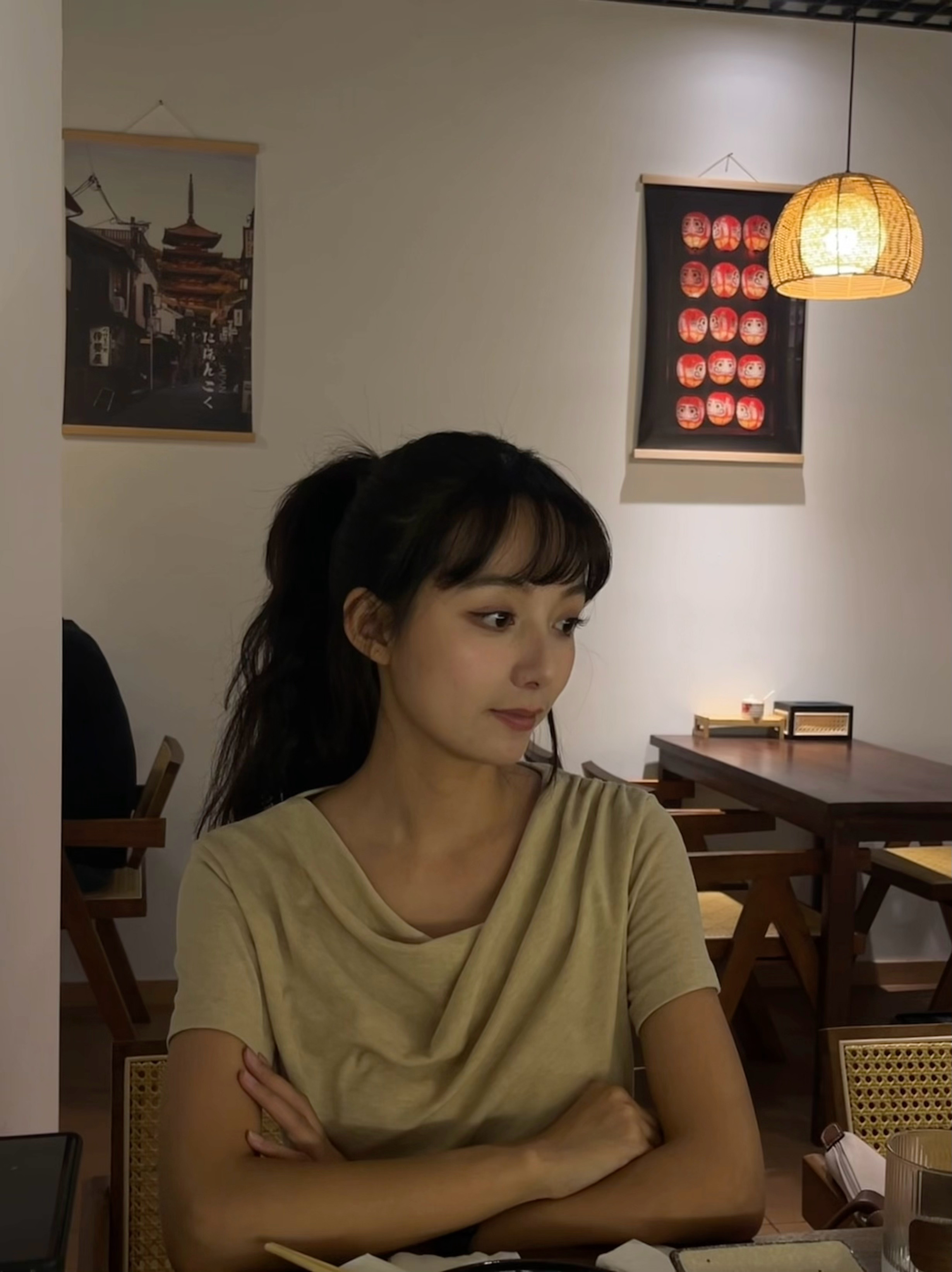 开学前焦虑地睡不着，开学后累得倒头就睡。搬了新办公室，楼层变高了，离教室更远了，