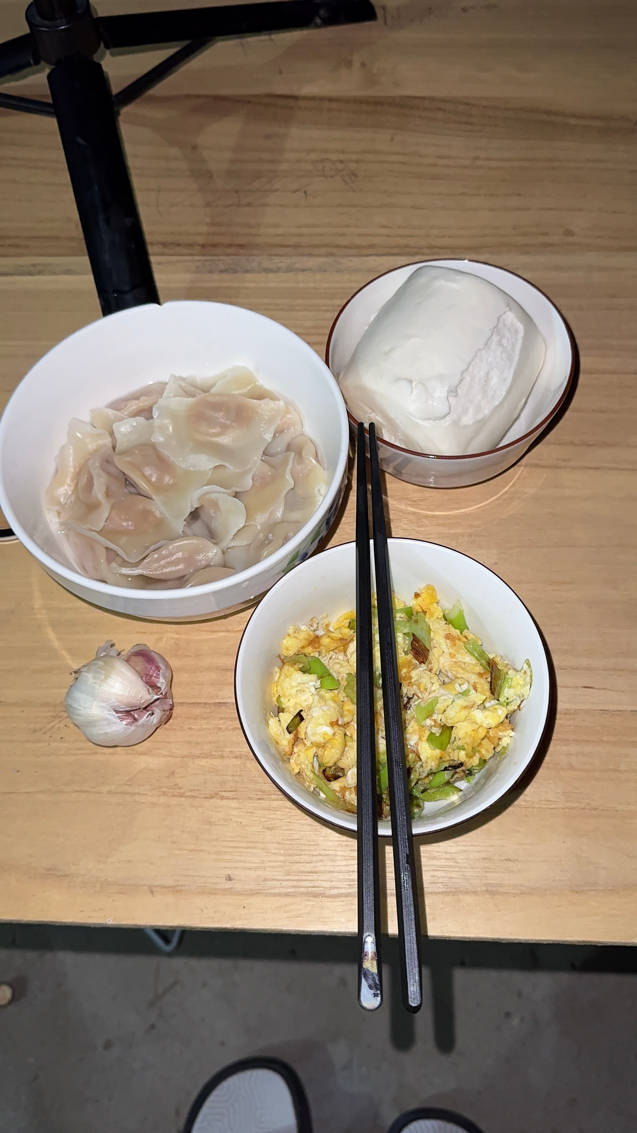 河南农村的夜宵，真的，新蒜胜过所有 ​​​