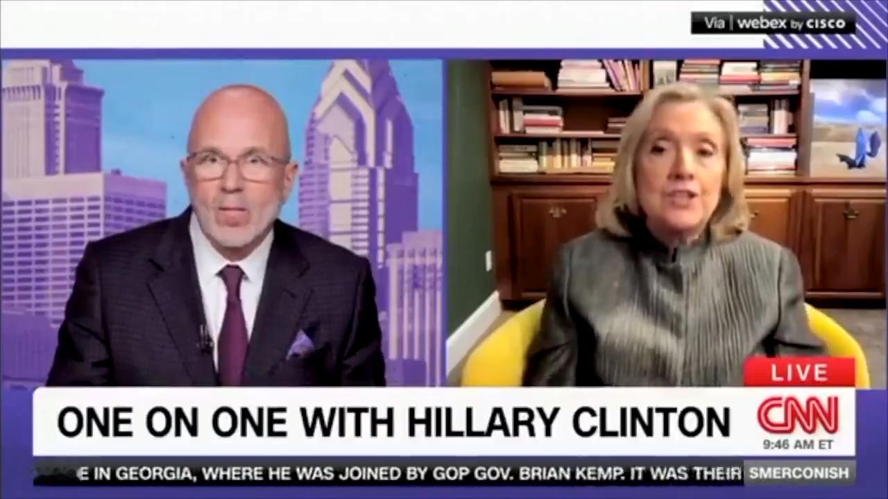 希拉里·克林顿在接受CNN采访时表示，他们正在失去控制，社交媒体公司应该加强审查