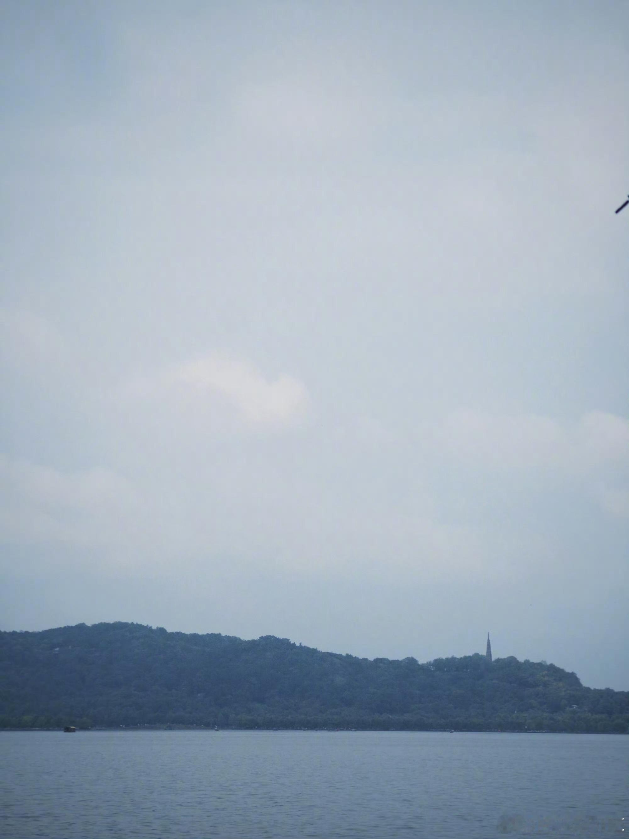 白宇一年前就在看基建 原来提前一年就在看保俶塔了，戏里戏外都和西湖很有缘分啊，就