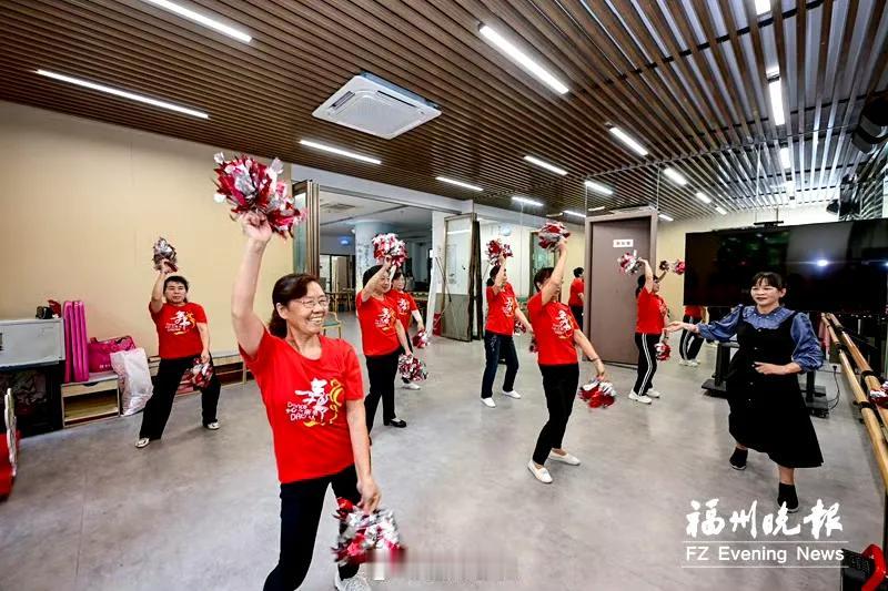 【福州社区长者食堂烹出幸福滋味】

如何让老年人幸福？民以食为天，步入老年，做饭
