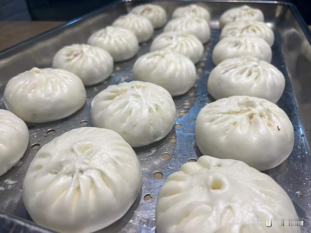 蜀风园的包子熟了。
图文：女川商   王虹
春日生活打卡季
