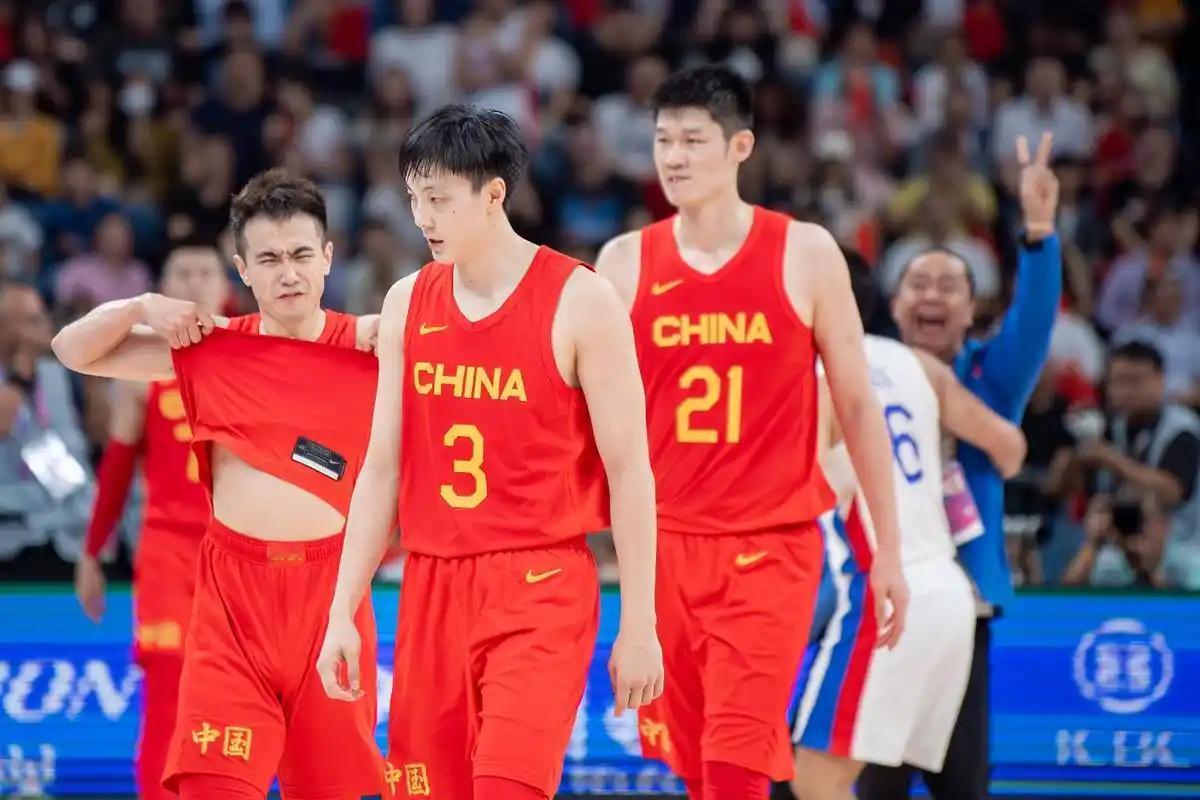 中国男篮不敌新西兰，揪出四大输球“罪魁祸首”

1、罪魁祸首一：首发阵容集体卧底