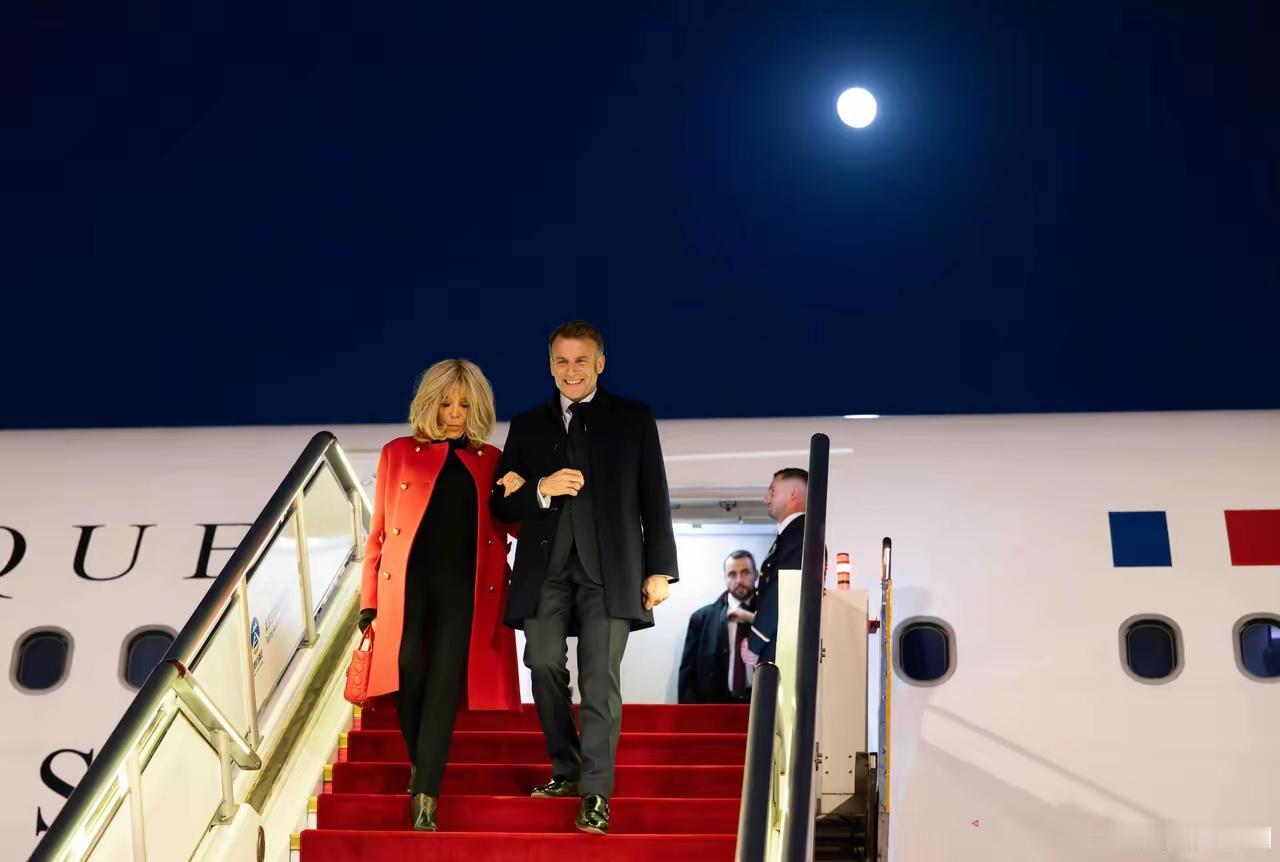 德国总理默茨几个月前就敲锣打鼓吆喝着访华，可直到现在都没有成行。
法国总理马克龙