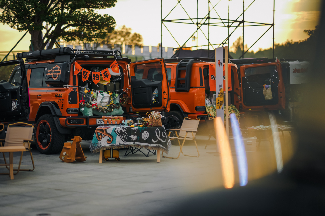 说实话，现在很多品牌的“用户节”挺没意思的，搭个台子、喊两句口号、拍完照就散。但