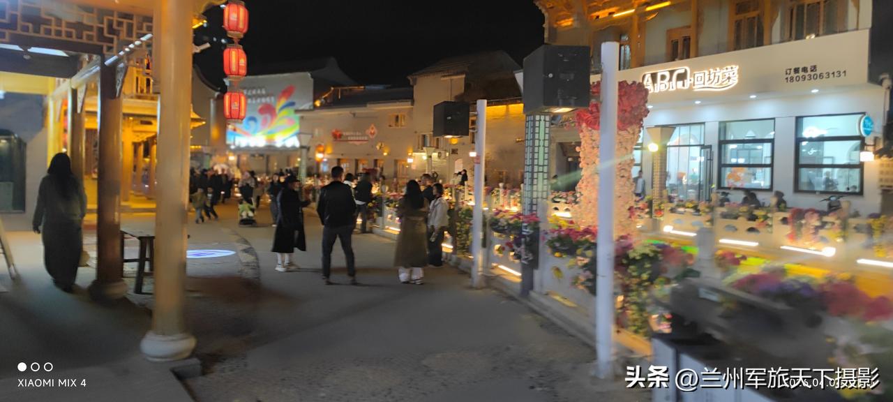 摄影爱好者扫街拍什么?随手一拍，捕捉瞬间。仔细品来，别有一番滋味在心头的感觉。