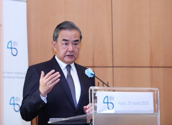 所有人都在等美国收手，结果出手的是中国。3月5日，北京宣布派中东特使上路，王毅已