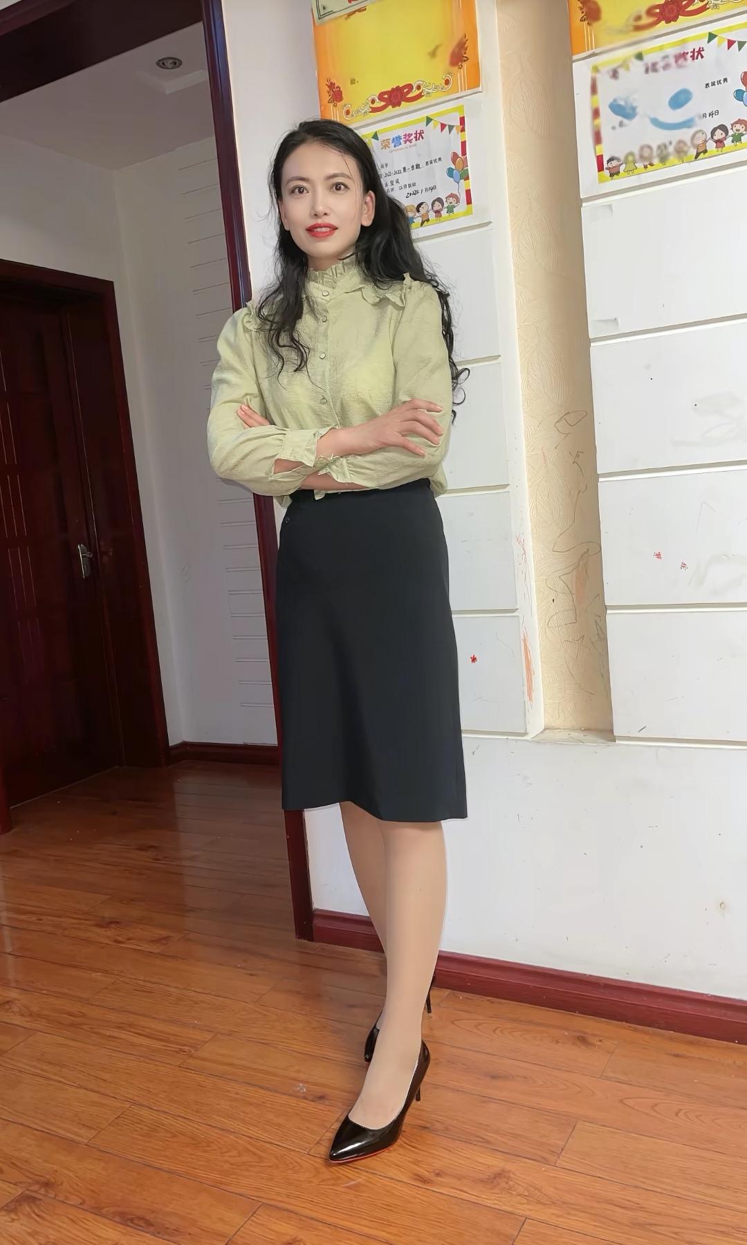 优雅气质穿搭，复古风与现代感的完美结合！