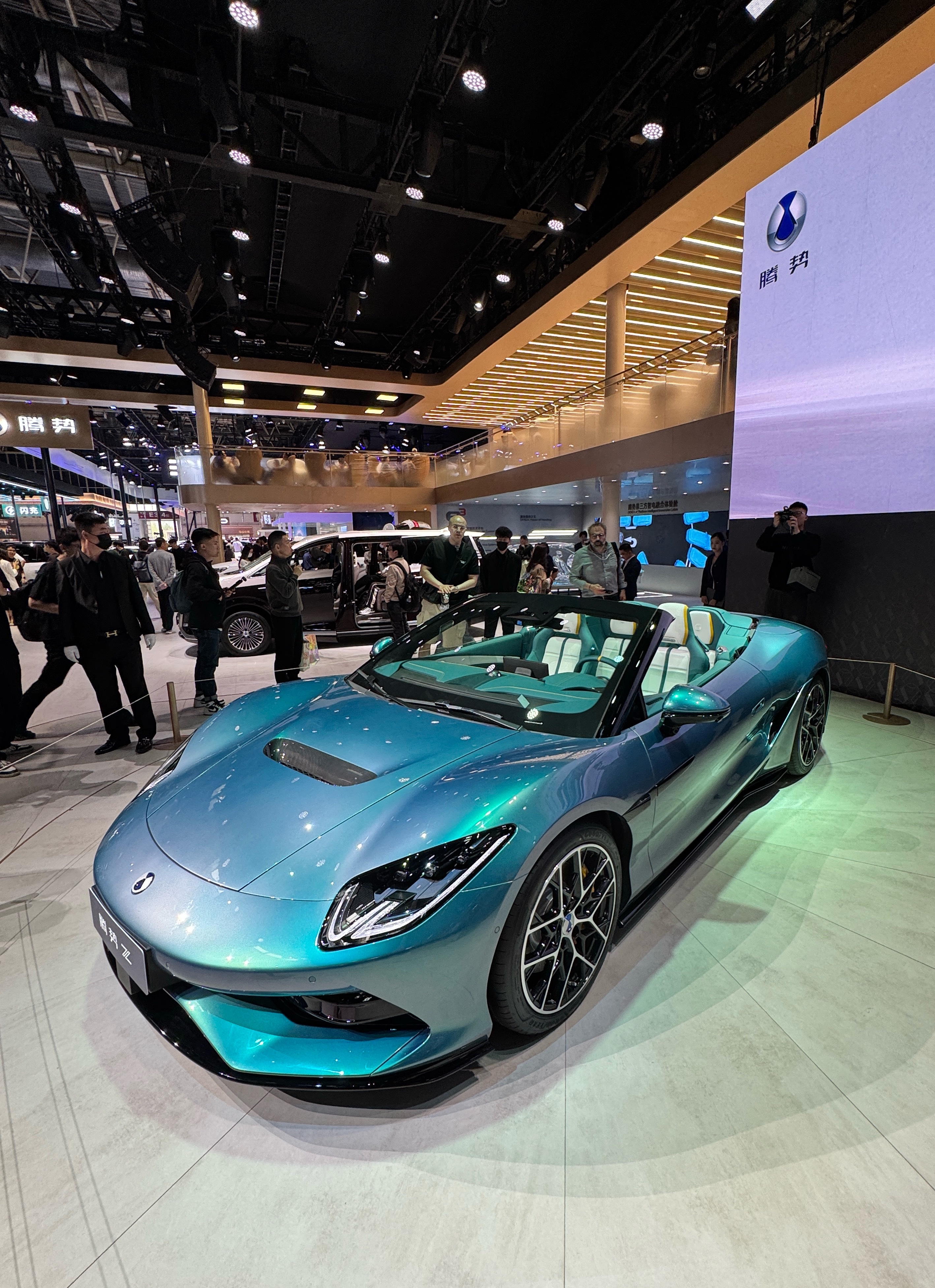 腾势Z  电动超跑1000匹以上马力、2秒级零百加速➕敞篷设计国产“兰博基尼”？