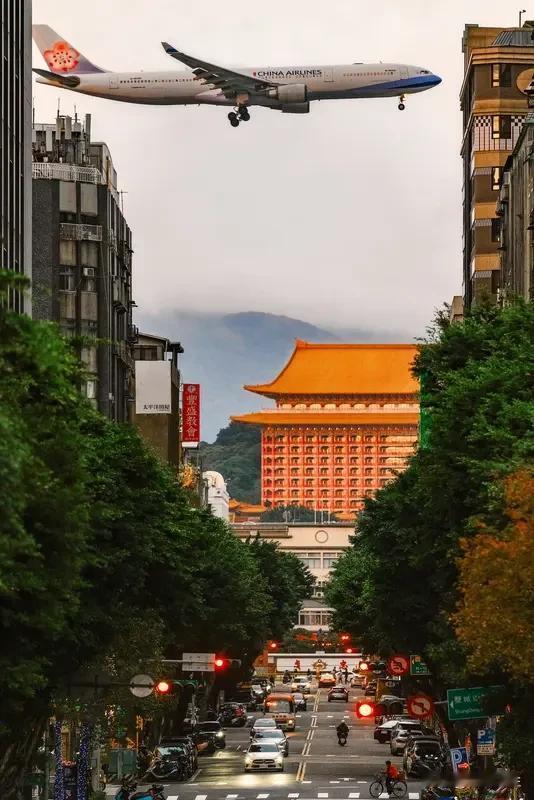 十四亿大陆人民，欢迎台胞早日回家
十四亿人民都盼着2400万台胞早日回家，这是咱