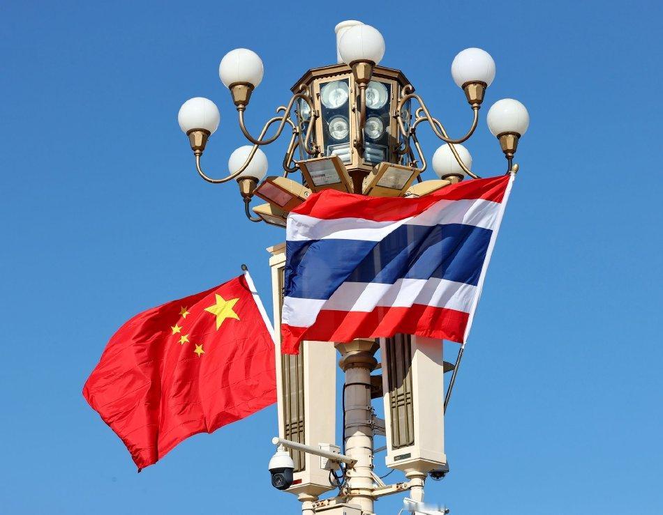 中泰友谊历史悠久，交往脉络跨越两千余年。汉代，华夏使者就沿海上丝路到了湄南河流域
