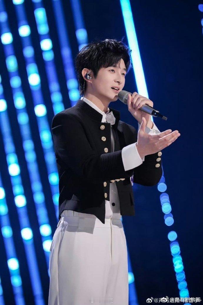 危晋宇声鸣远扬全国三强 声鸣远扬看到危晋宇 390 票的那一刻，我就知道这冠军夜