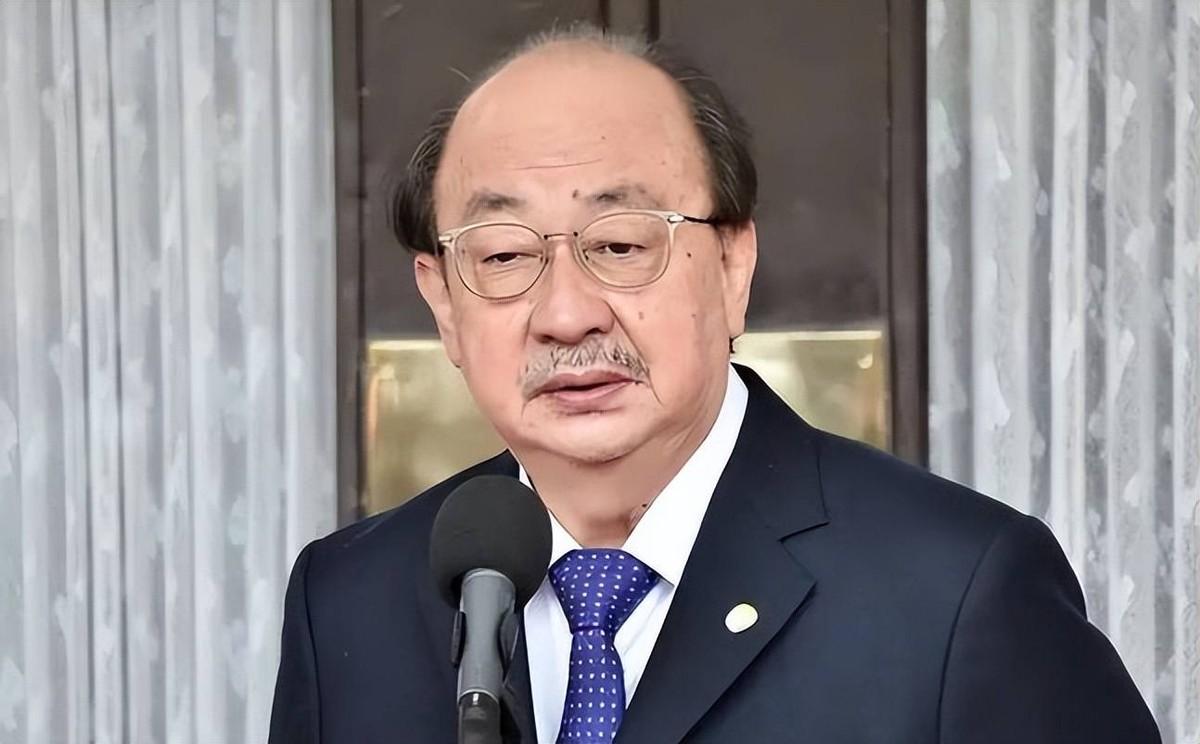 柯建铭这次真的是把民进党的秘密都给曝光了，12月21日在接受陈水扁广播节目专访时