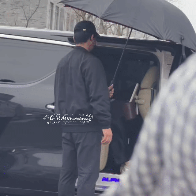 宝宝好可爱！！！翘脚脚捏